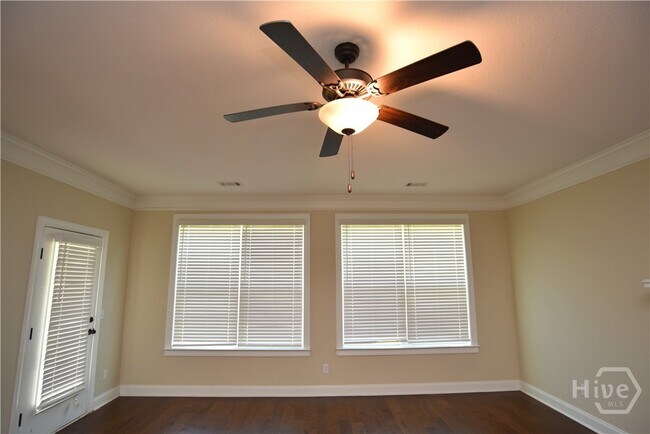 Foto del edificio - 215 Beckley Dr
