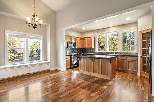 Building Photo - 19415 S W Laurelhurst Way