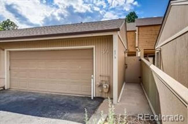 Foto del edificio - Beautifully Remodeled 3 bedroom Townhome in the Pinery.