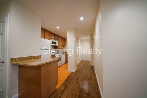 Foto del edificio - 2821 Astoria Blvd