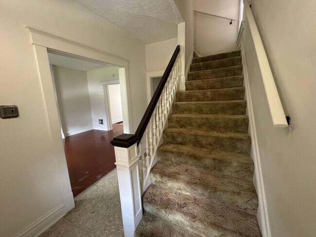 Foto del edificio - Delightful 3-bedroom, 1-bathroom single-fa...