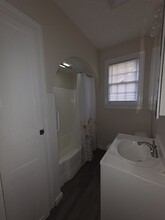 Building Photo - 1006 Holden St