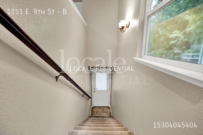 Building Photo - Adorable Updated 1 Bedroom! Close to Sierr...