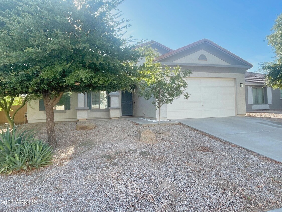 Primary Photo - 40885 N Arbor Ave