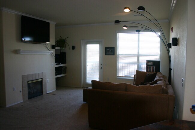Big living room! - 18919 East Warren Circle