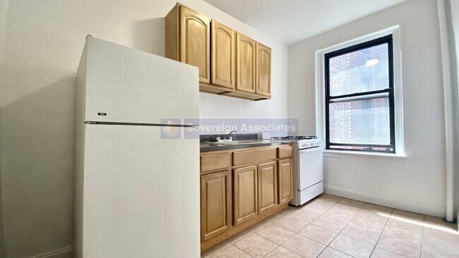 Building Photo - 108 Park Terrace East