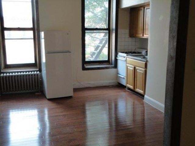 Primary Photo - 568 Vanderbilt Ave