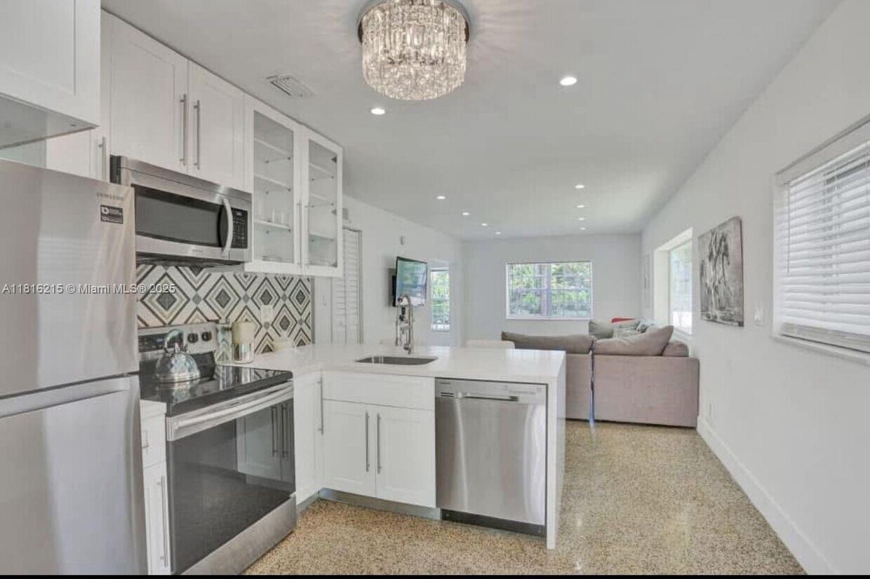 Foto principal - 1005 NE 16th Pl