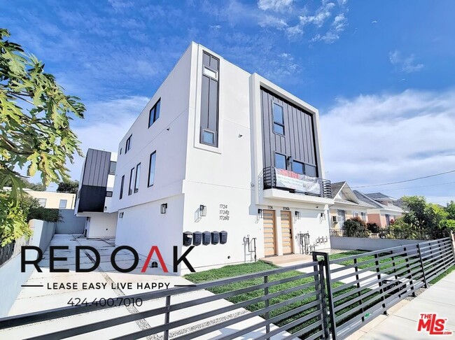 Building Photo - BRAND NEW Four Bedroom With, NEW Stainless...