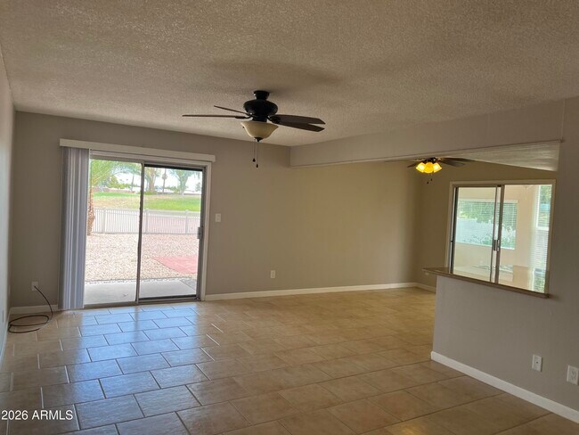 Foto del edificio - 9334 E Sun Lakes Blvd N