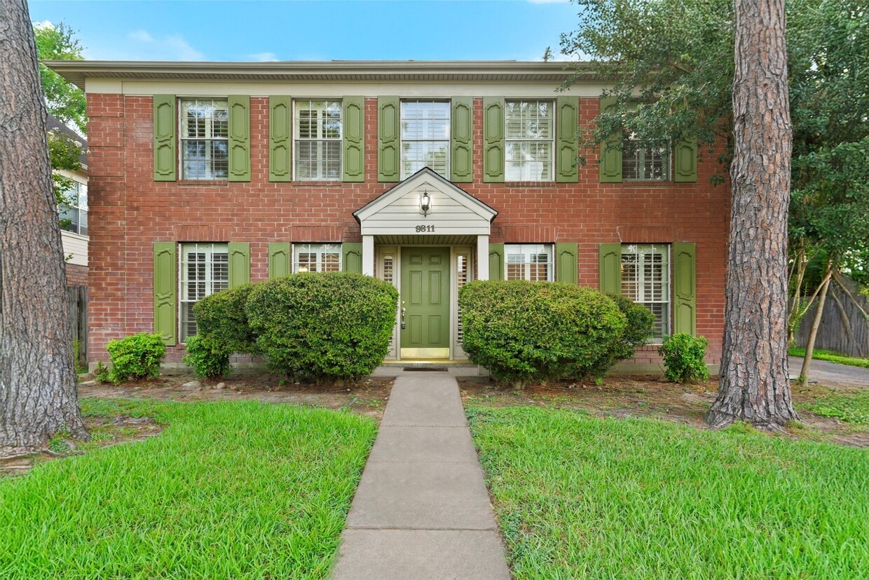 Primary Photo - 9811 Arrowgrass Dr
