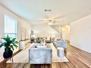 Building Photo - 14614 Sierra Garden Dr