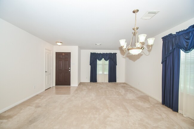 Foto del edificio - 16211 Cole Bridge Ln