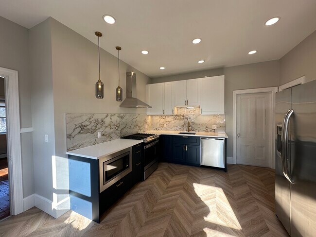 Foto del edificio - 124 Vinton St, 3