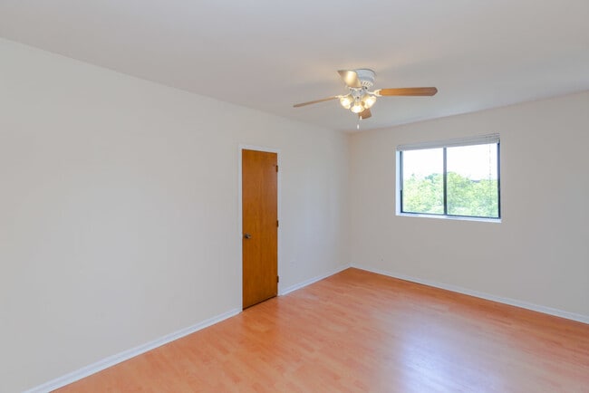 Building Photo - 1430 N Dearborn Pkwy