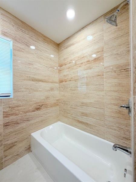 Foto del edificio - 53 NE 16th Pl