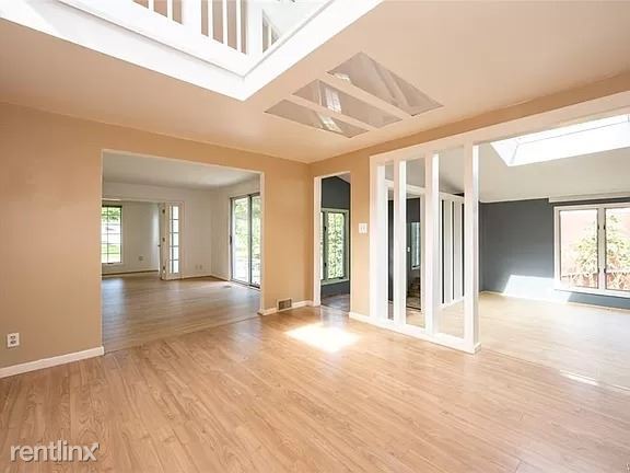 Foto del edificio - 3 br, 2 bath House - 28 Oakland Rd