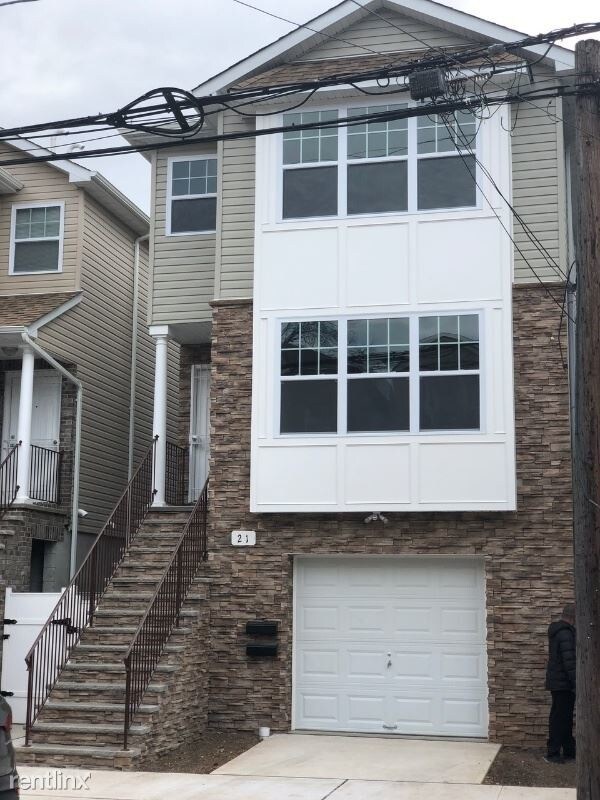 Building Photo - 3 br, 2 bath Apartment - 21 N 7th St 2 Unit 2