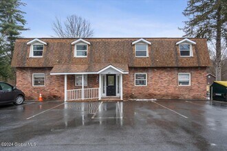Building Photo - 455 Maple Ave