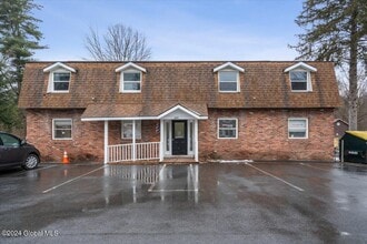 Building Photo - 455 Maple Ave