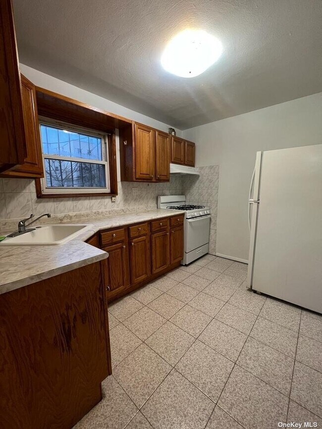 Foto del edificio - 31-24 44th St