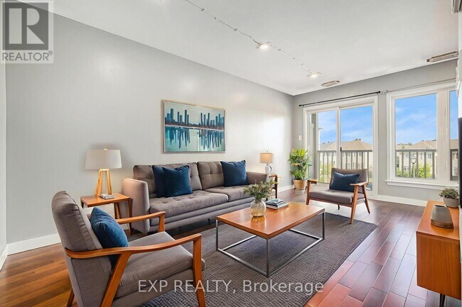 Building Photo - 250 Shanly Private