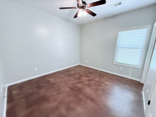 Building Photo - 103 Private Rd 4017