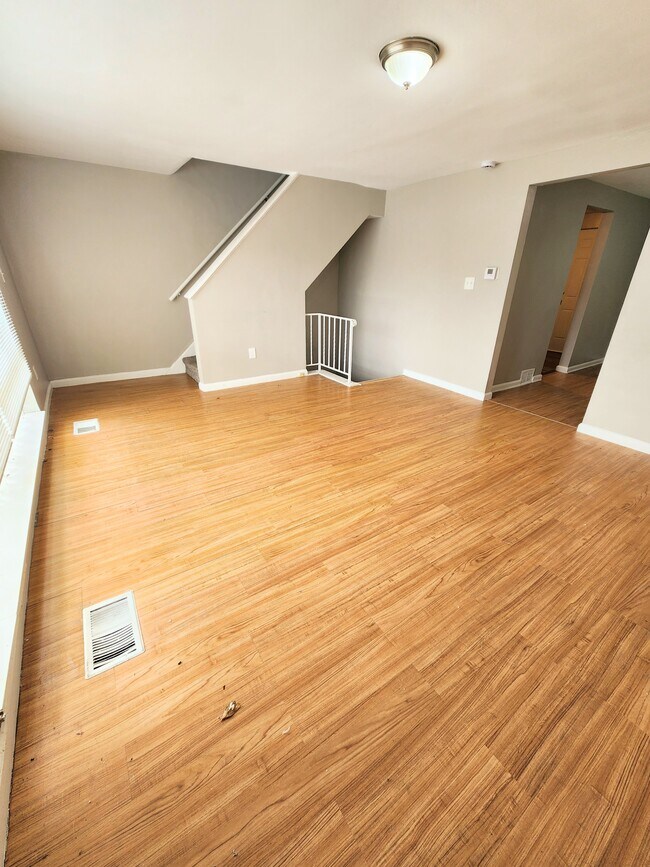 Building Photo - 459 Idlewood Rd