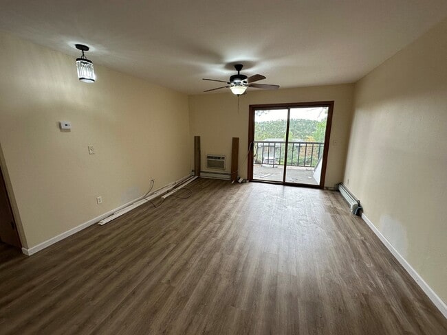 Building Photo - Charming 2 Bedroom Condo in North Evergreen!