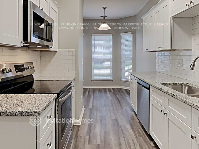 Foto del edificio - 172 Devon Forrest Dr