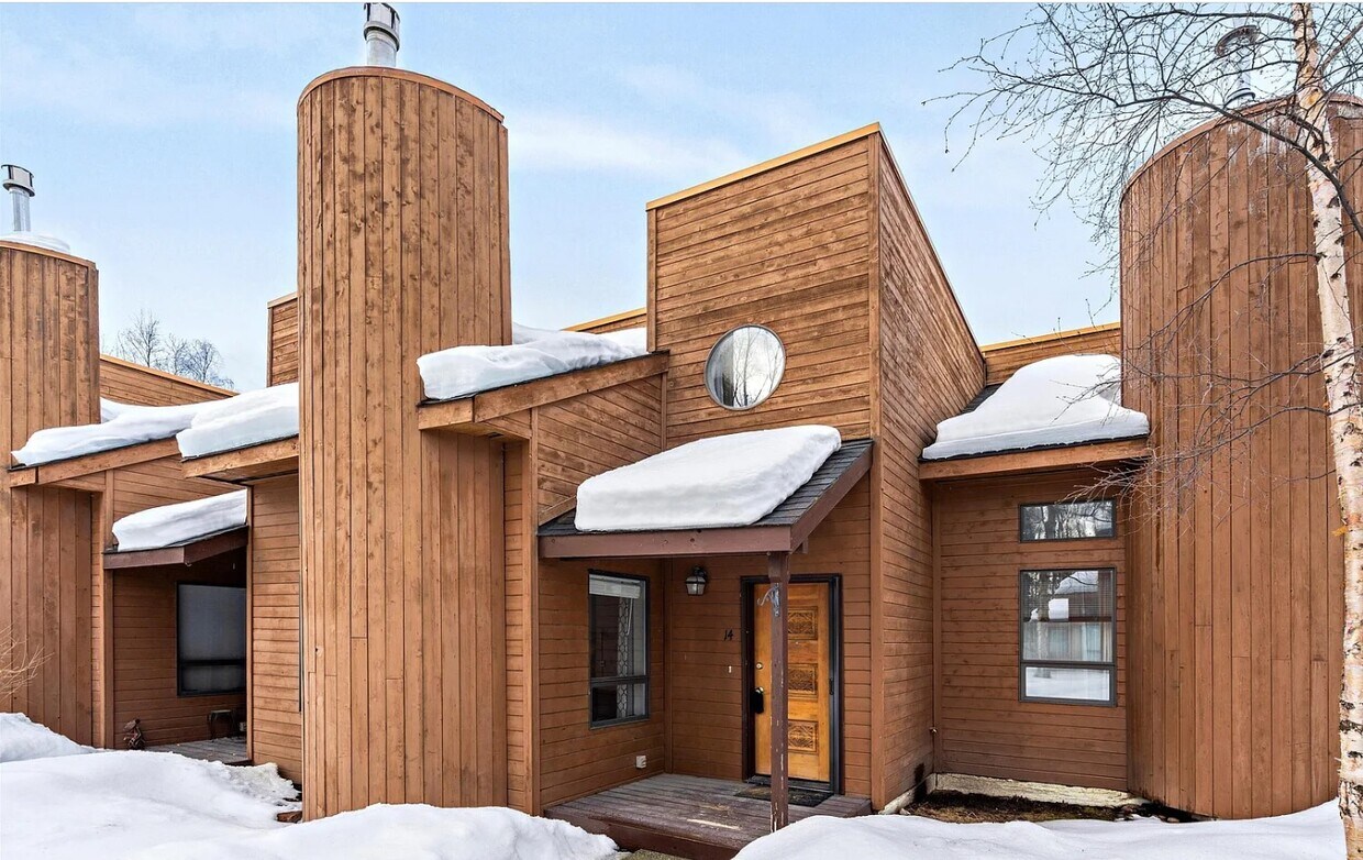 13210 Old Seward Hwy Unit 4, Anchorage, AK 99515 Condo for Rent in