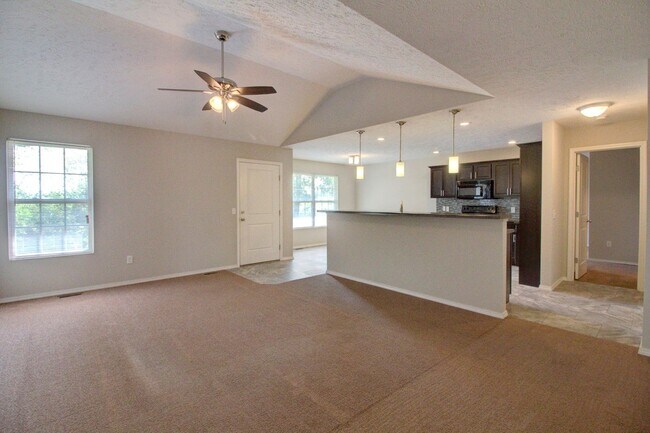 Foto del edificio - 4 Bedroom Home in Ozark!