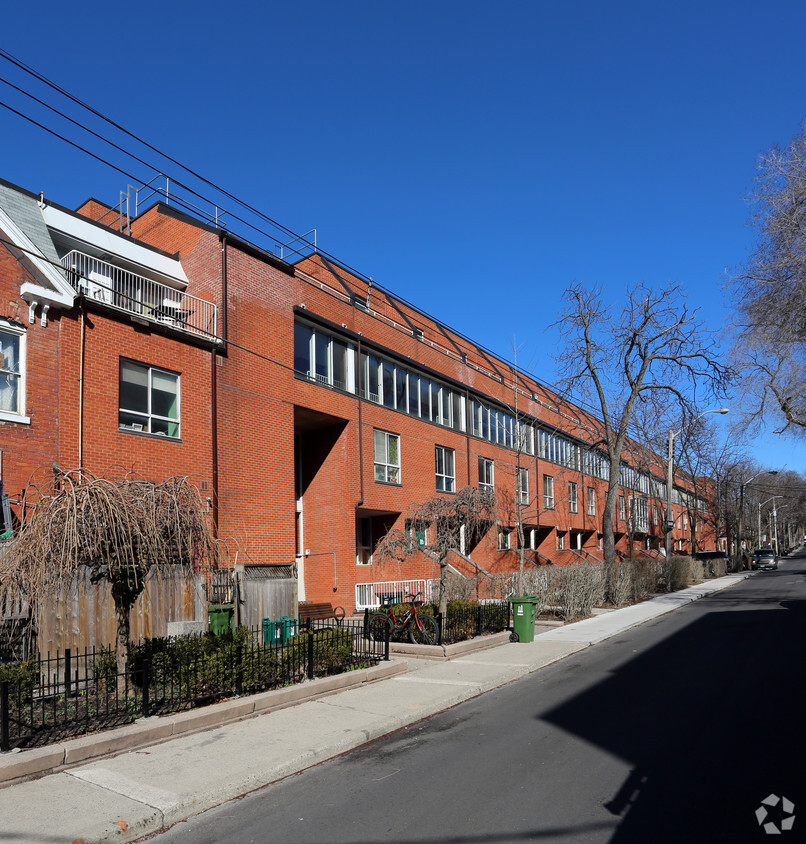 Building Photo - Hydro Block