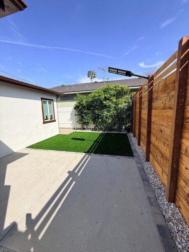 Patio trasero - 1346 W 222nd St