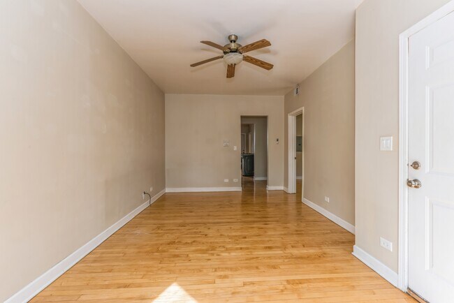 Building Photo - 3114 N Monticello Ave