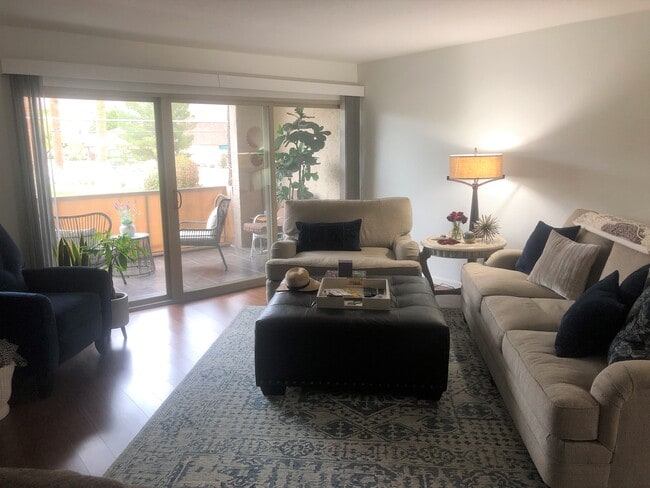 Living Room - 4727 E Lafayette Blvd