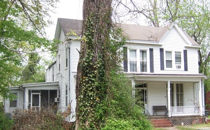 Foto principal - 240 Newport News Ave