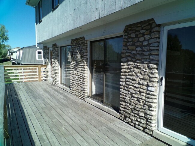 Foto del edificio - 409 Ridgewood Ln