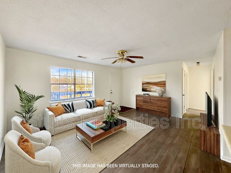 Primary Photo - 510 E Irvine Ave