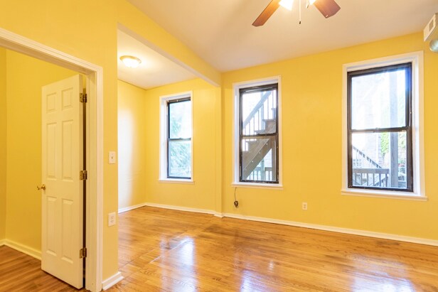 Foto del edificio - 2214 W 18th Pl