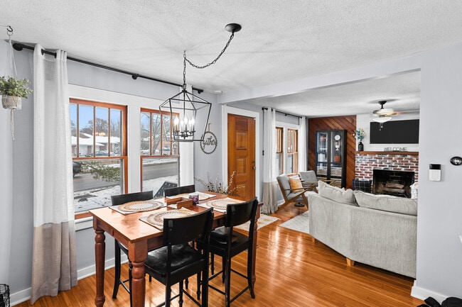 Foto del edificio - 1120 W Broadway