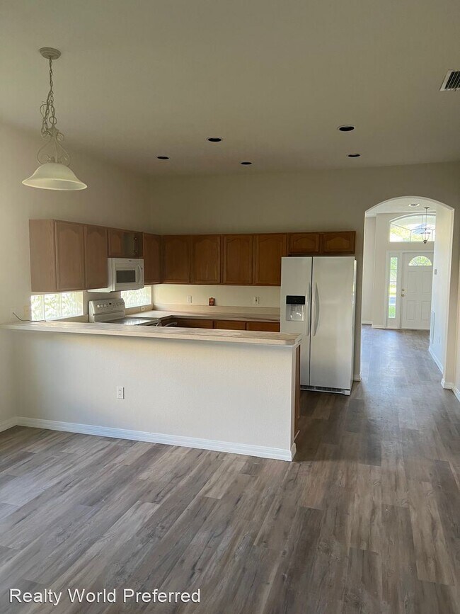 Building Photo - 4 br, 2 bath House - 122 Spring Glen Dr.