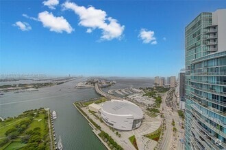 Building Photo - 900 Biscayne Blvd