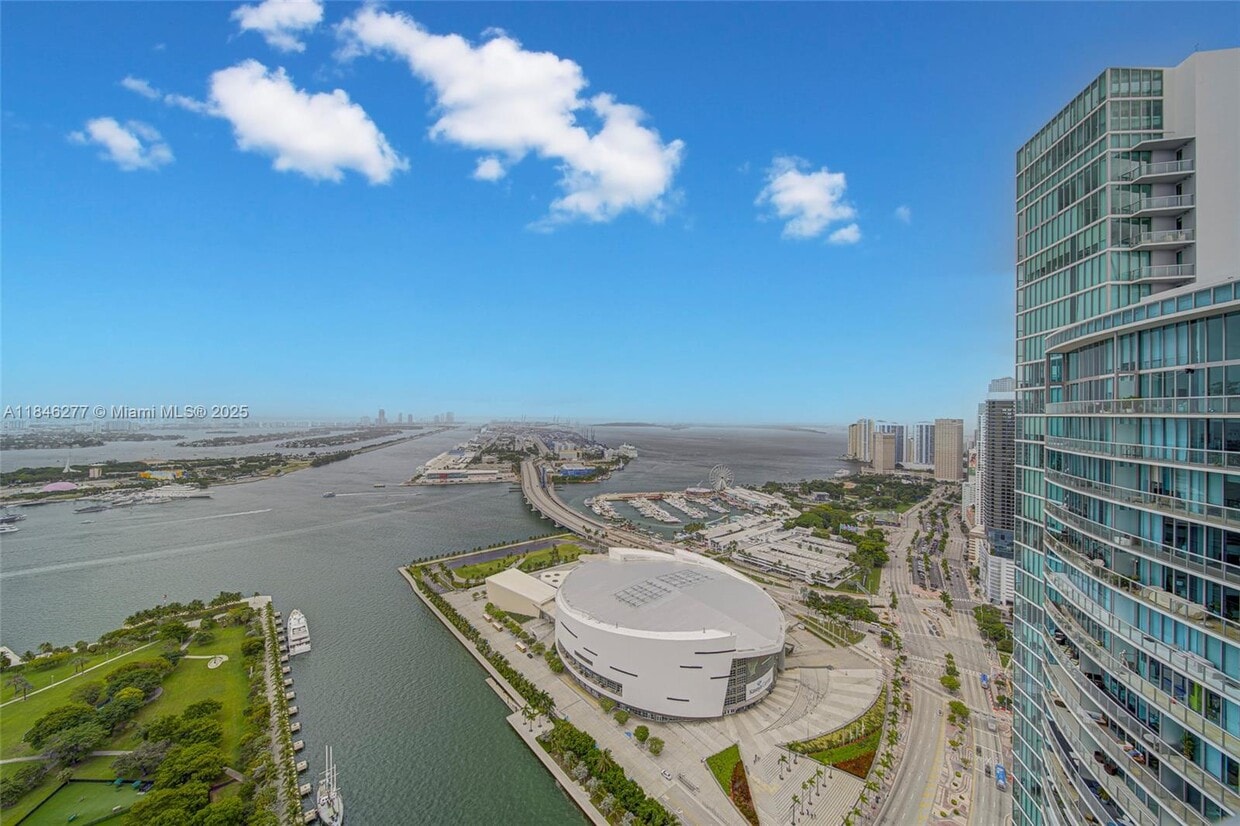 Primary Photo - 900 Biscayne Blvd