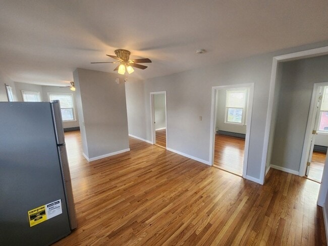 Building Photo - 447 Ash St