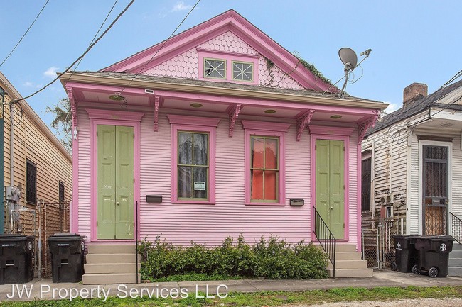 Building Photo - 2 br, 1 bath Apartment - 1533 Music Street