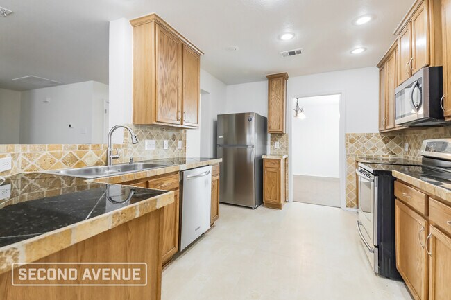 Foto del edificio - 925 Warbler Ln