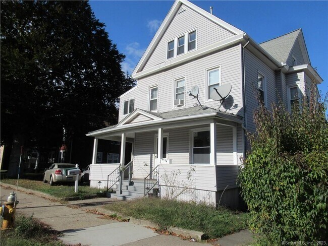 Building Photo - 69 Howe Ave