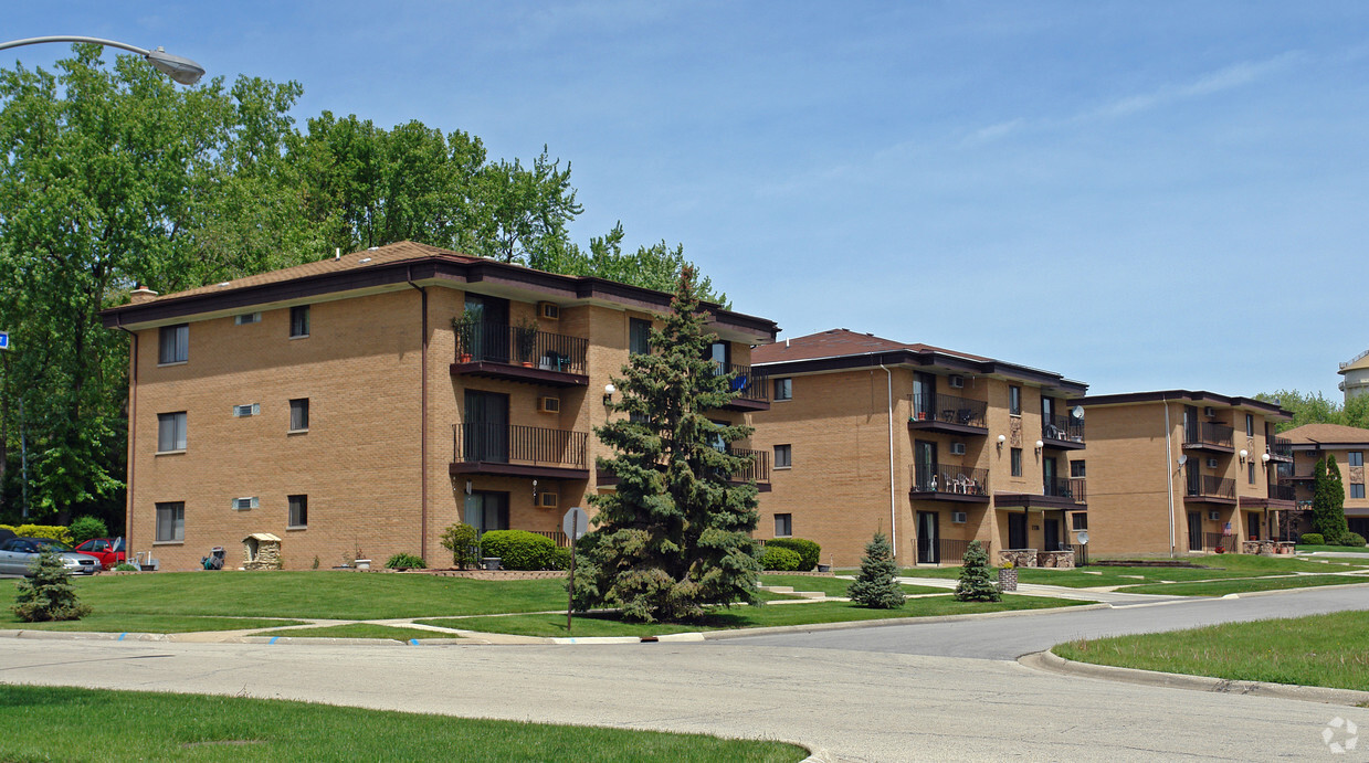 Building Photo - Wildwood Court Apartments