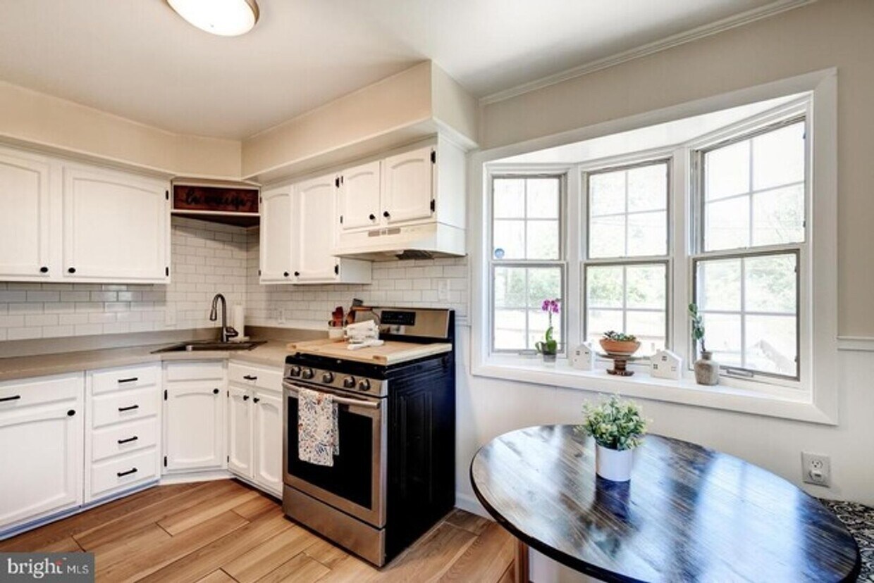 Primary Photo - Charming Home in King of Prussia